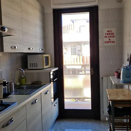 Lejlighed Trilocale In Via Delle Azzorre *